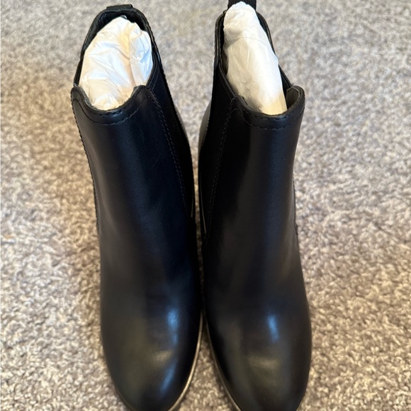 Michael Kors Sleek Black Ankle Booties - Picture 1 of 6